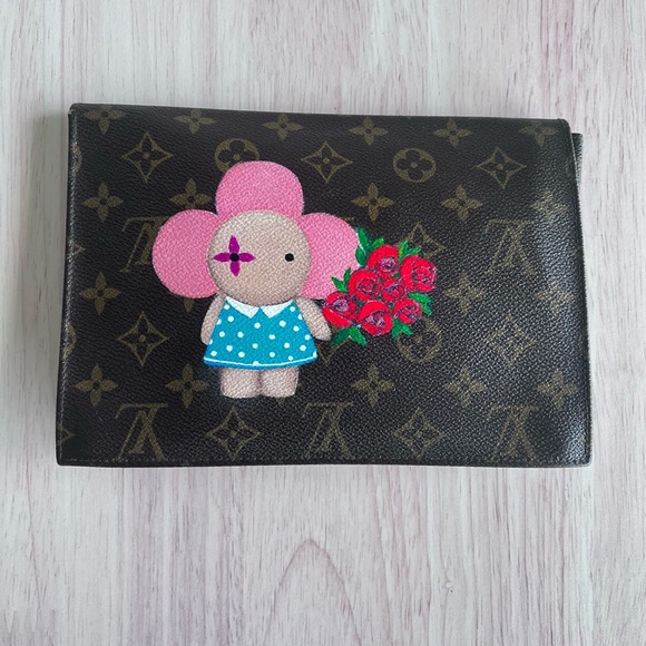 Louis Vuitton vintage clutch wallet hand paired and sealed Vivienne inspired. - Picture 11 of 12